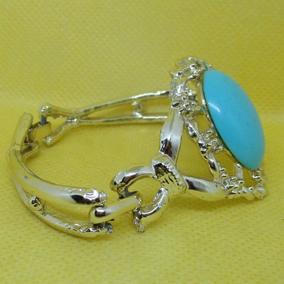 Vintage Faux Turquoise Gold Metal Bracelet Ornate Large Oval Lucite Cabochon - Picture 12 of 15